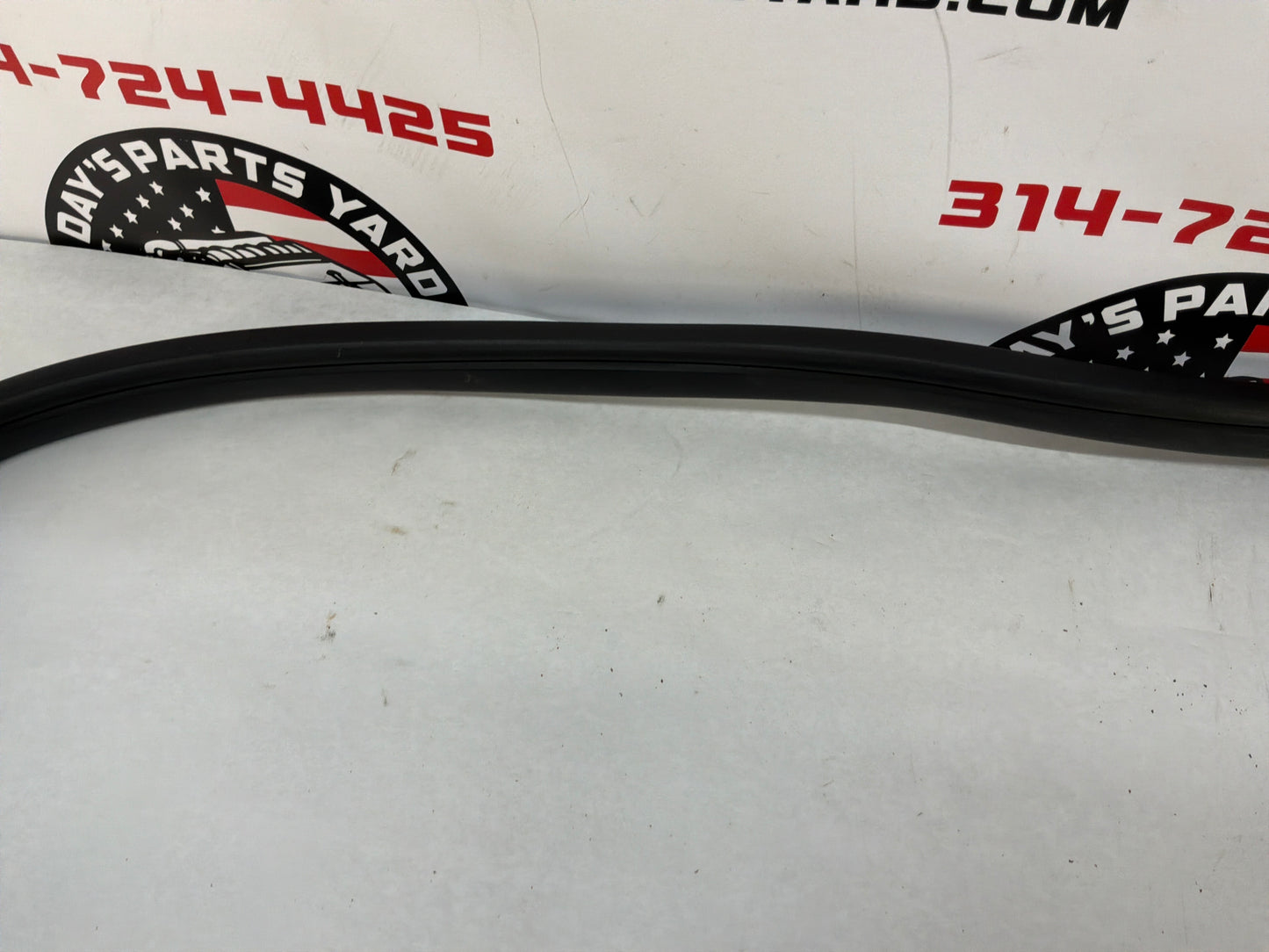 2014 Chevy SS Sedan RH Passenger Front Door Weather Strip Rubber Seal OEM