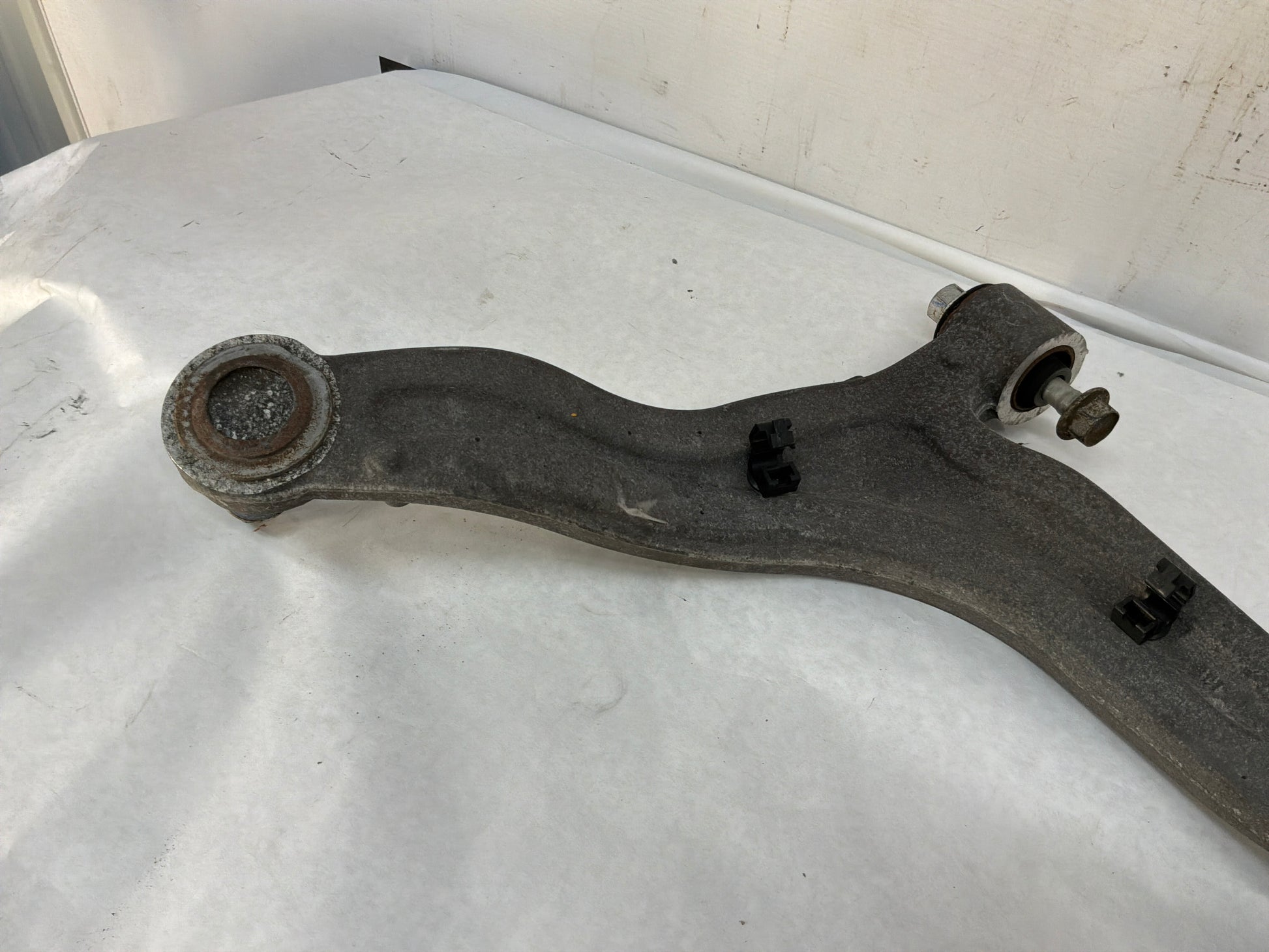 Lh upper control arm - Day's Parts Yard