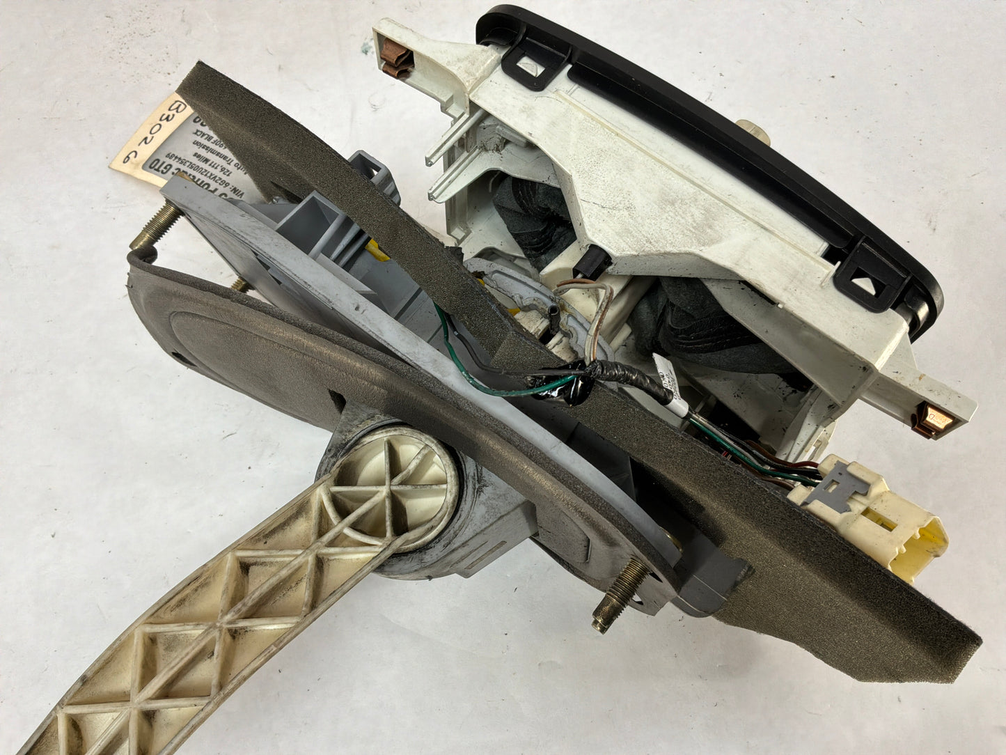 2005 Pontiac GTO Automatic Gear Selector Shifter Lever Assembly OEM