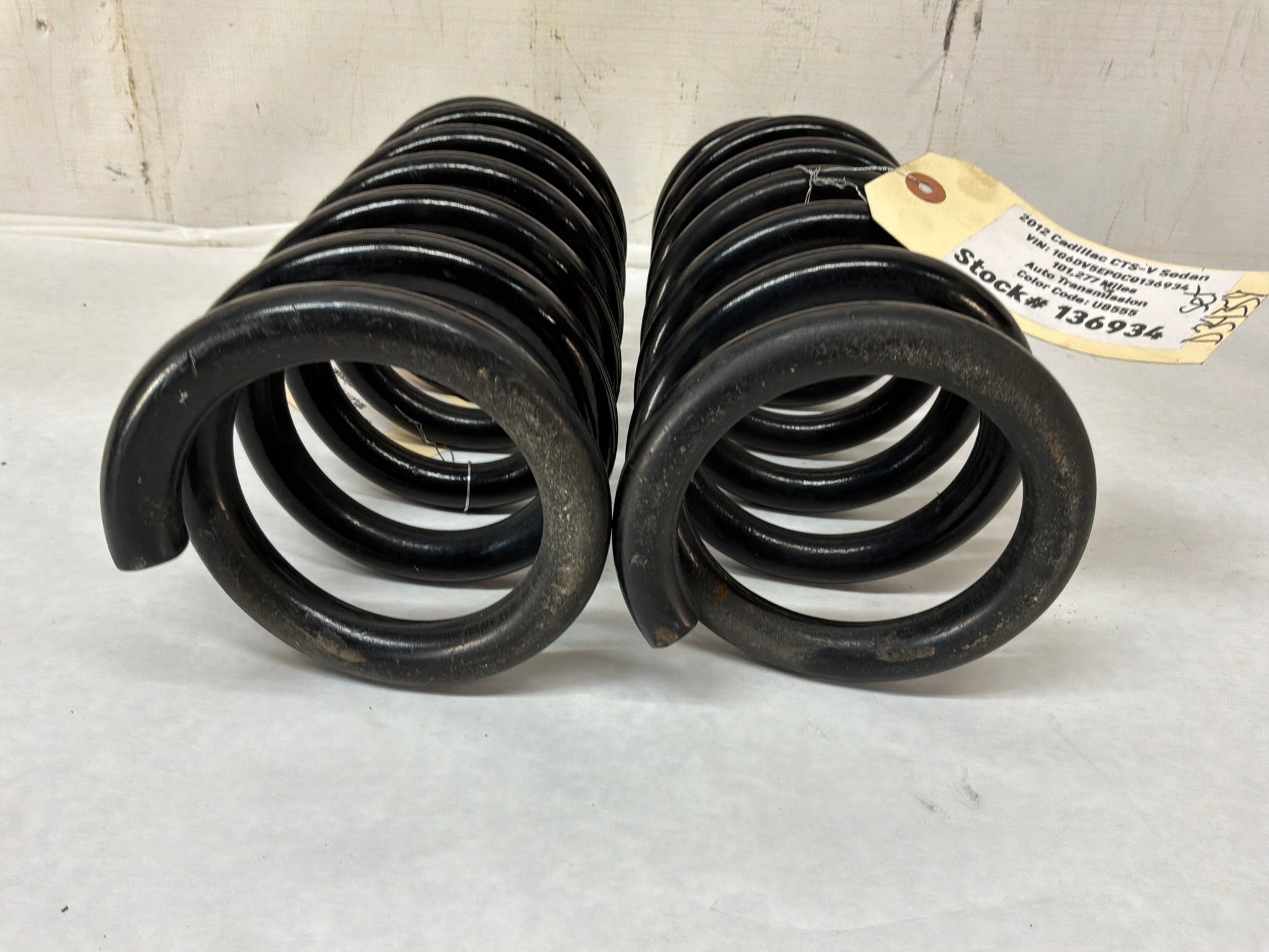 Rh lh rear coil springs - Day's Parts Yard