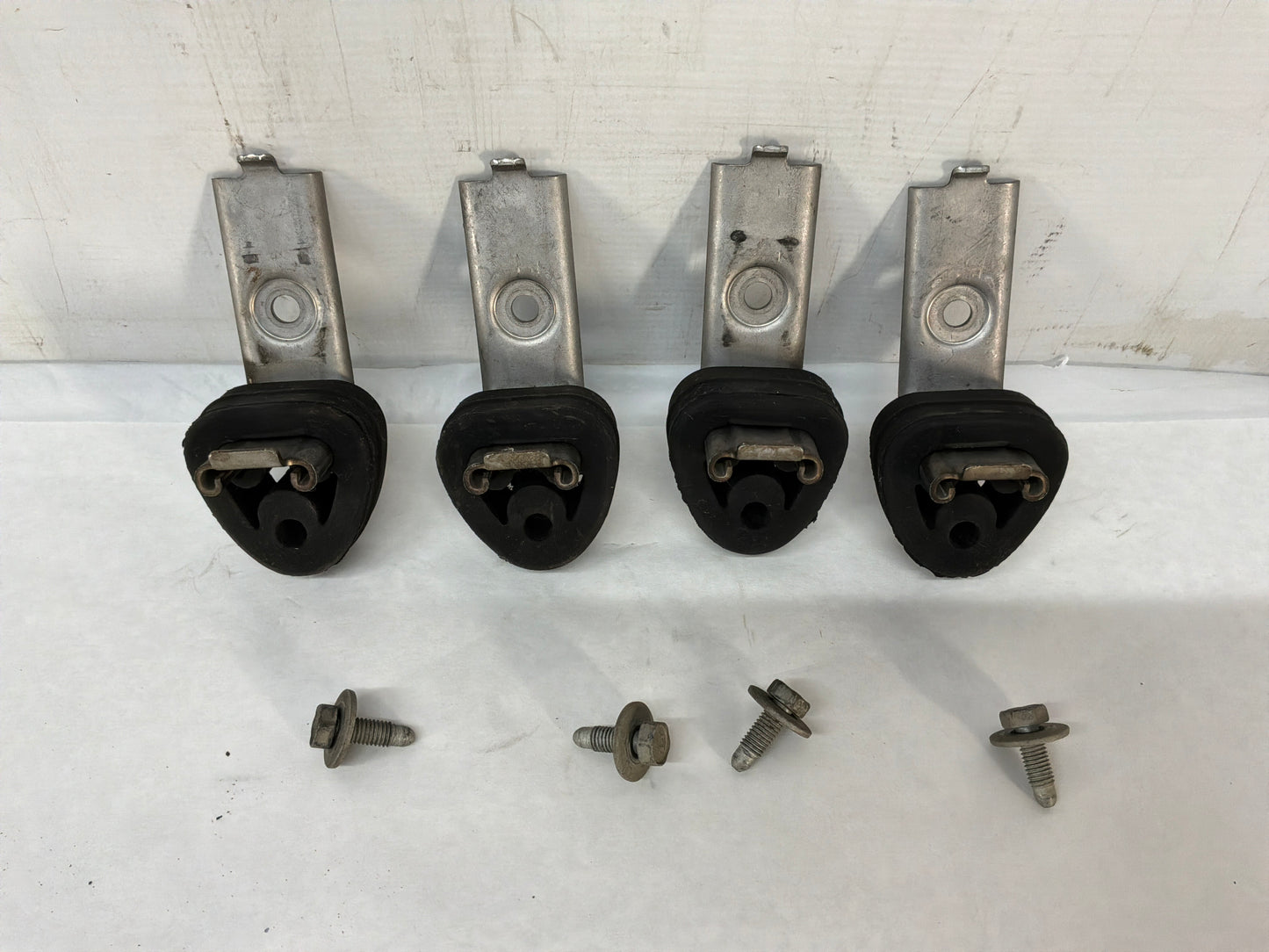 Rear exhaust muffler hangers - Day's Parts Yard
