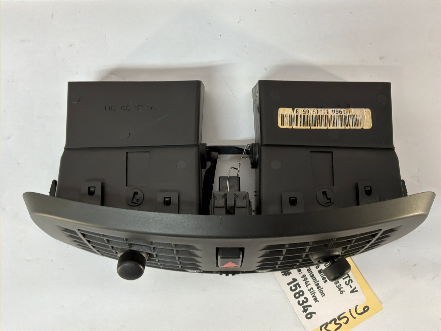 2006 Cadillac CTS-V Center Dash HVAC Vents w\Hazard Switch OEM