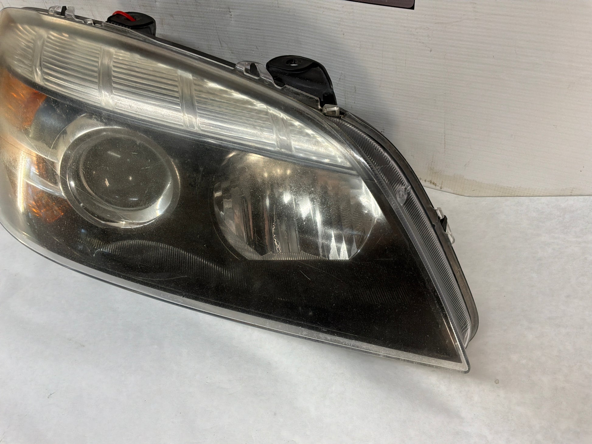 Rh headlight - Day's Parts Yard