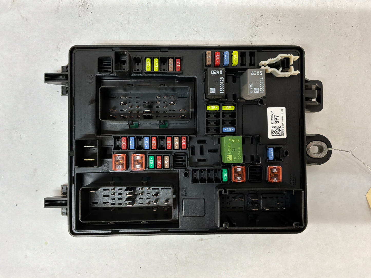 2017 Chevy SS Sedan Rear Trunk Fuse Relay Wiring Harness Junction Box Block Panel OEM