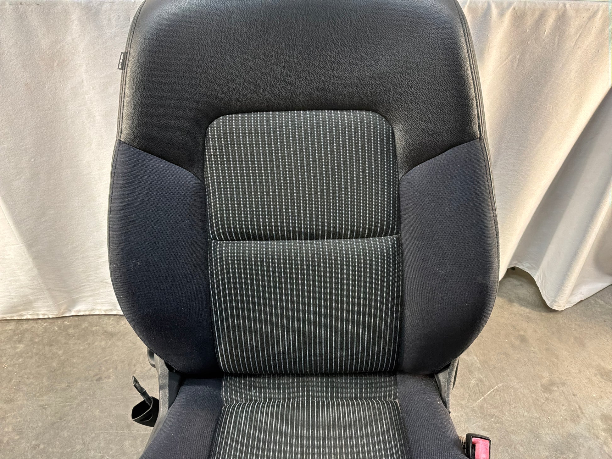 Front seats - Day's Parts Yard