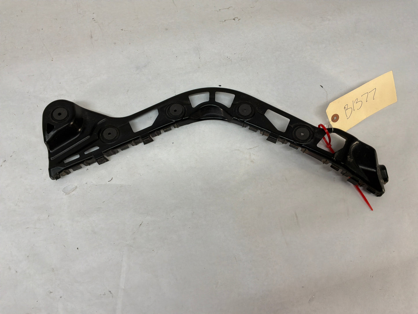 2015 Chevy SS Sedan RH & LH Rear Bumper Brackets Guides Supports OEM