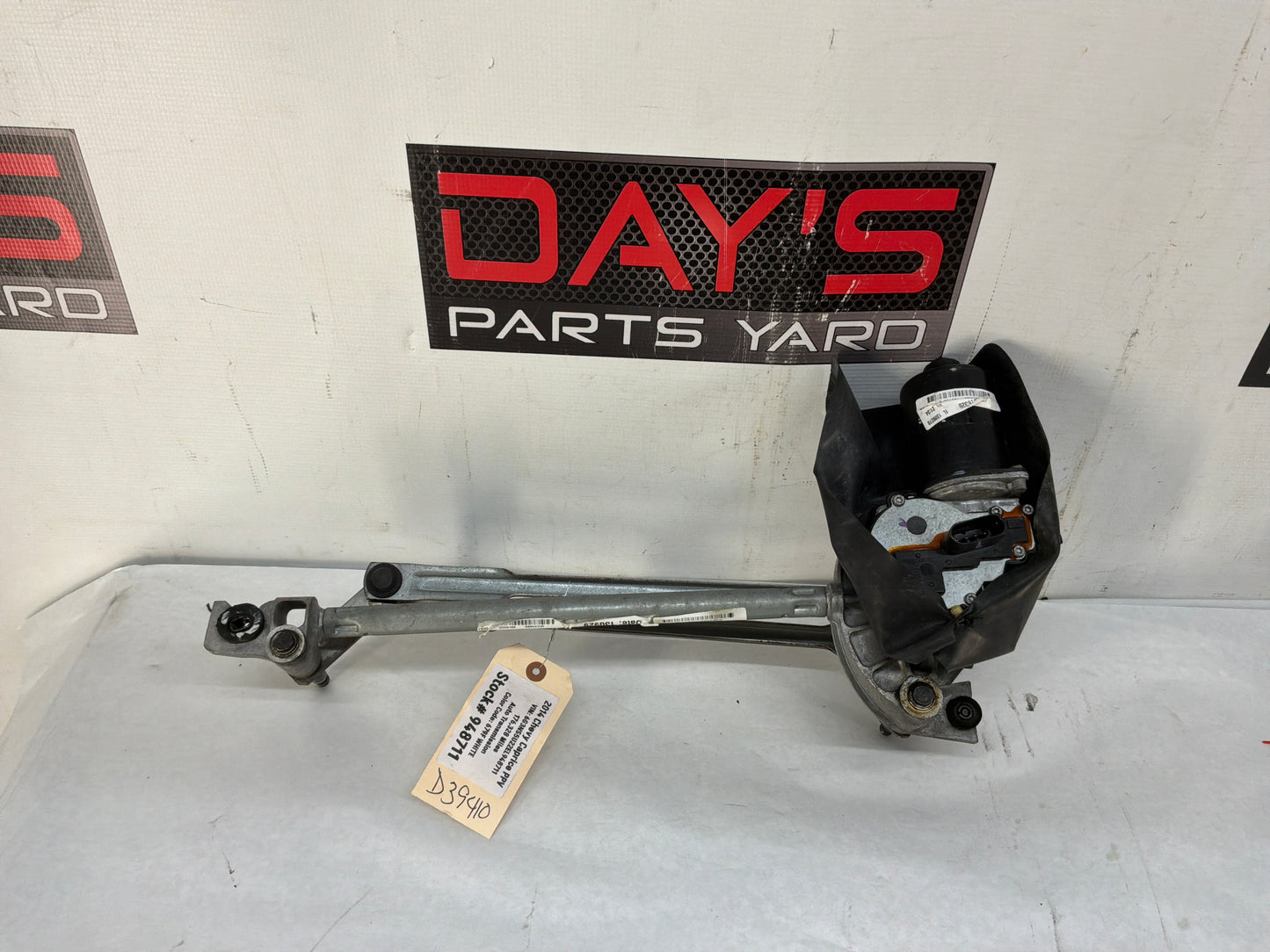 Windshield wiper arm - Day's Parts Yard