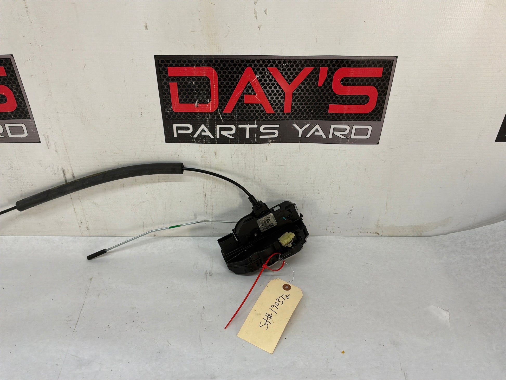 Rh front door actuator - Day's Parts Yard