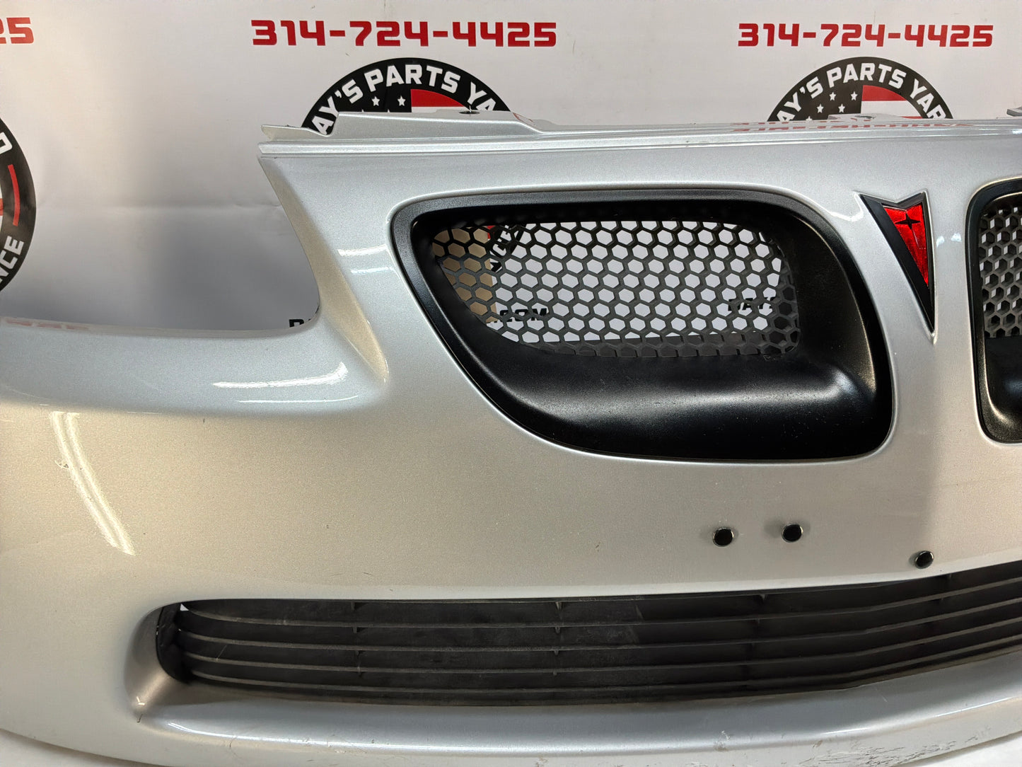 2005 Pontiac GTO Front Bumper Cover Fascia Silver OEM