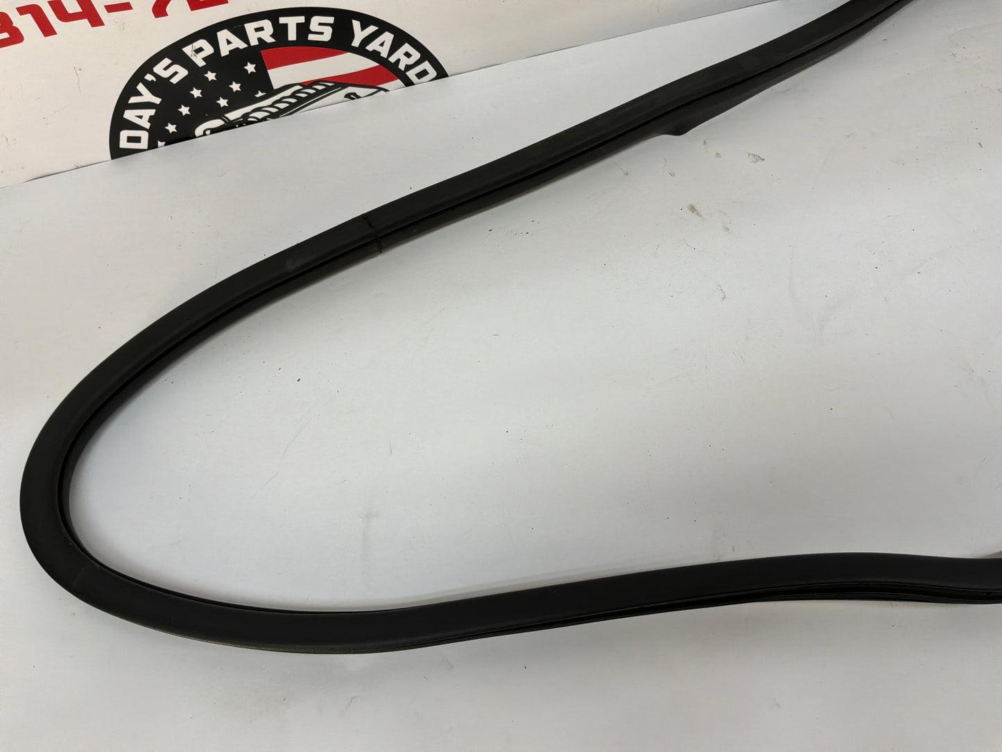 2006 Cadillac CTS-V LH Driver Front Door Weather Strip Rubber Seal OEM