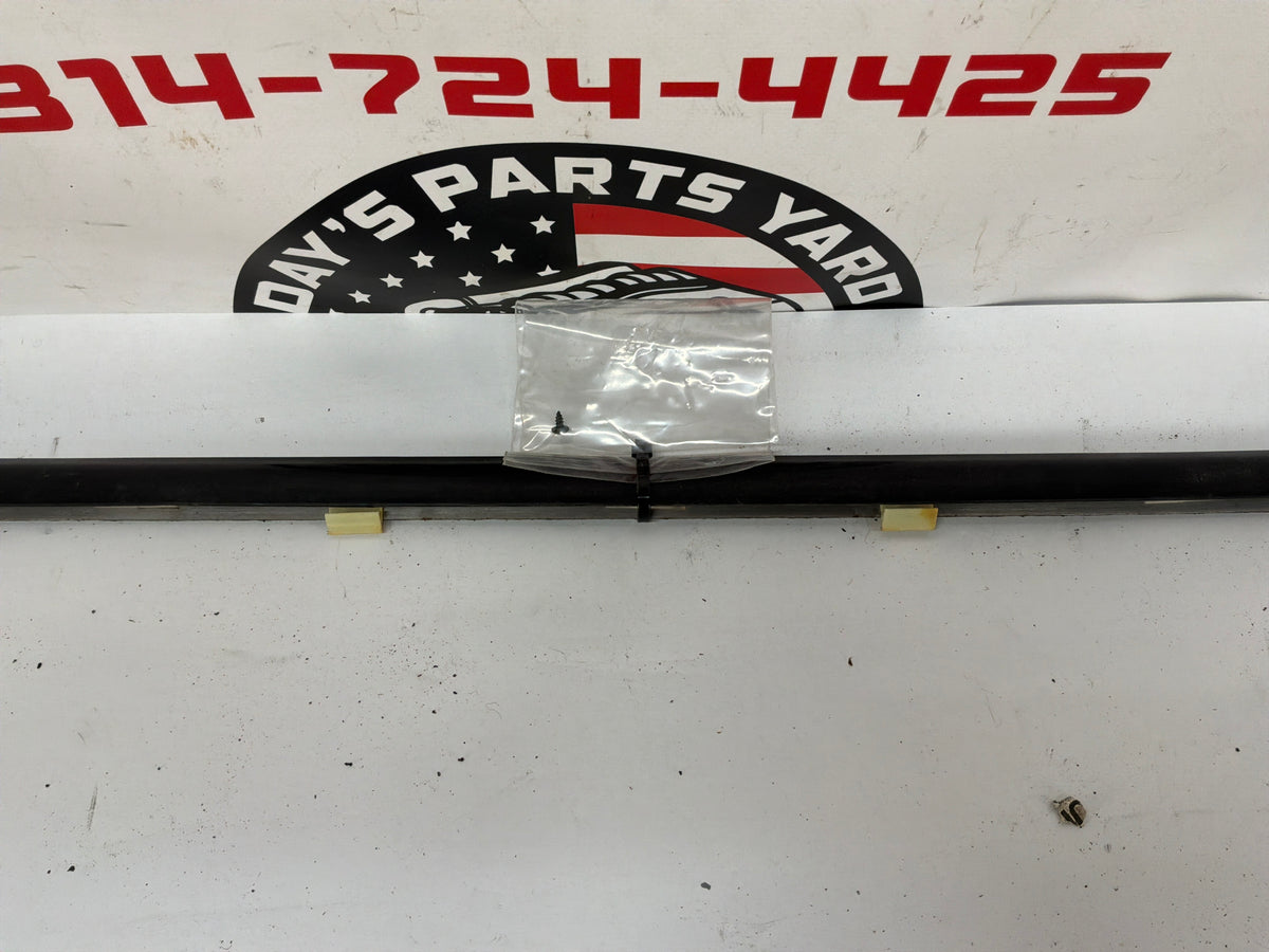 2006 Pontiac GTO RH Passenger Window Door Belt Molding Weather Strip Trim OEM