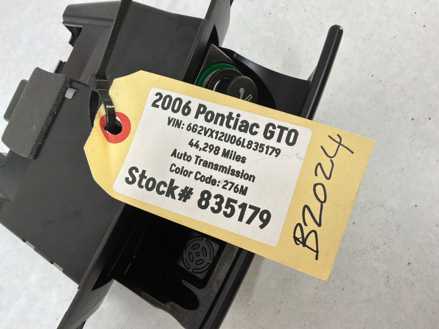 2006 Pontiac GTO Lower Radio Ashtray Compartment Smokers Package OEM