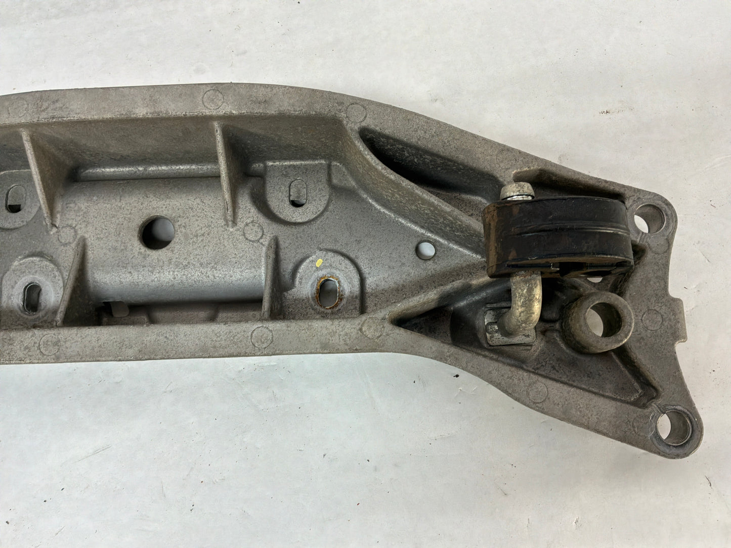 2014 Chevy SS Sedan Automatic Transmission Crossmember Bracket
