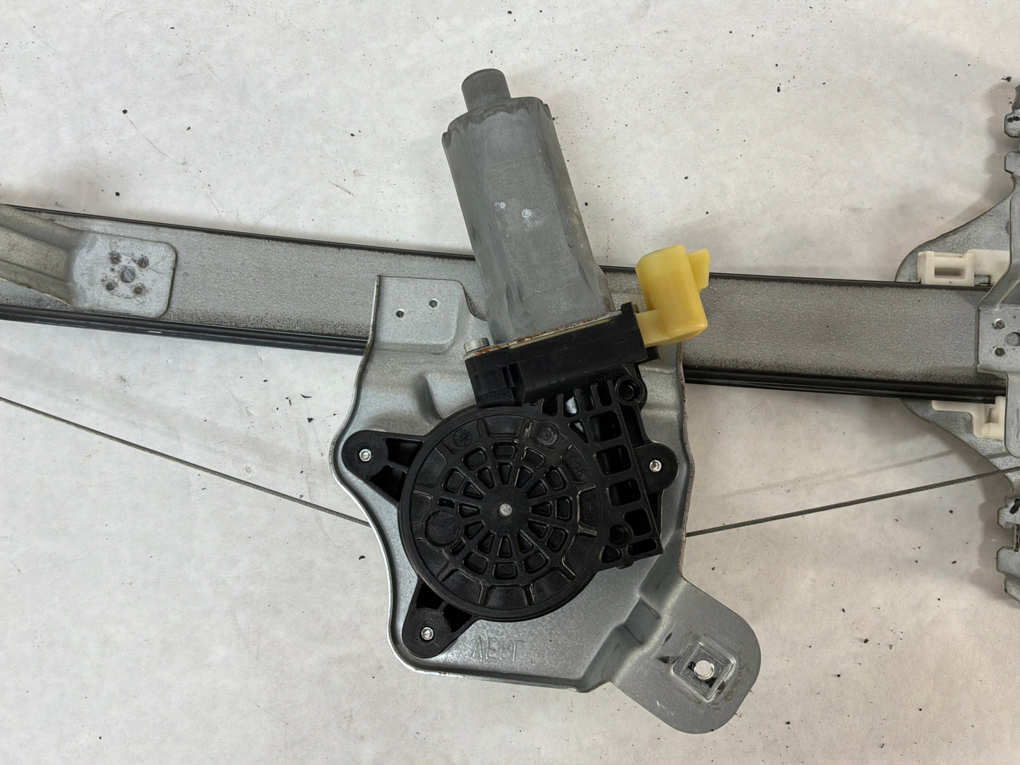 2008 Pontiac G8 GT RH Passenger Rear Door Window Regulator Motor OEM