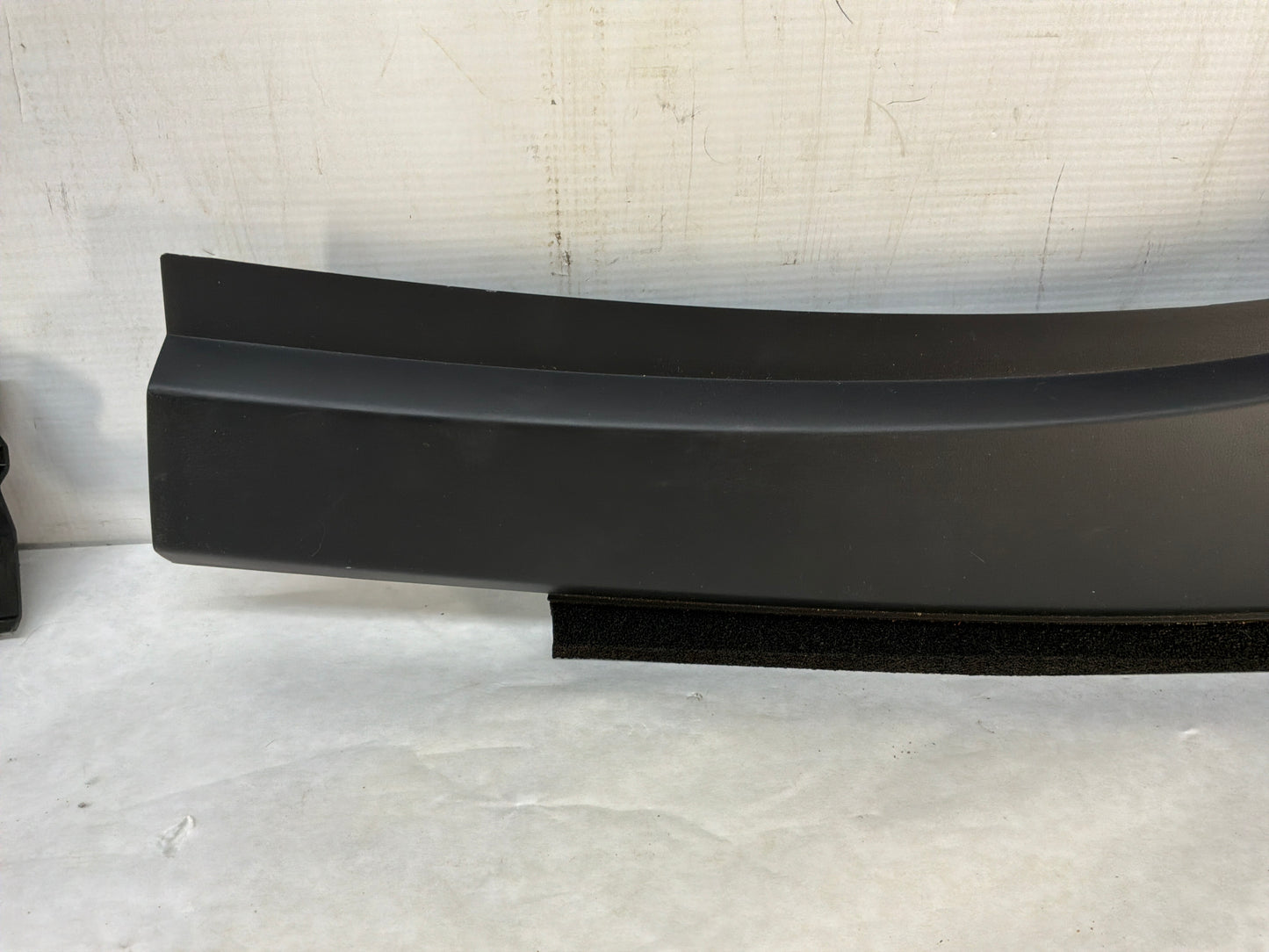 2008 Pontiac G8 GT RH & LH Dash Panels Center Cowl Defrost Trim Extensions OEM