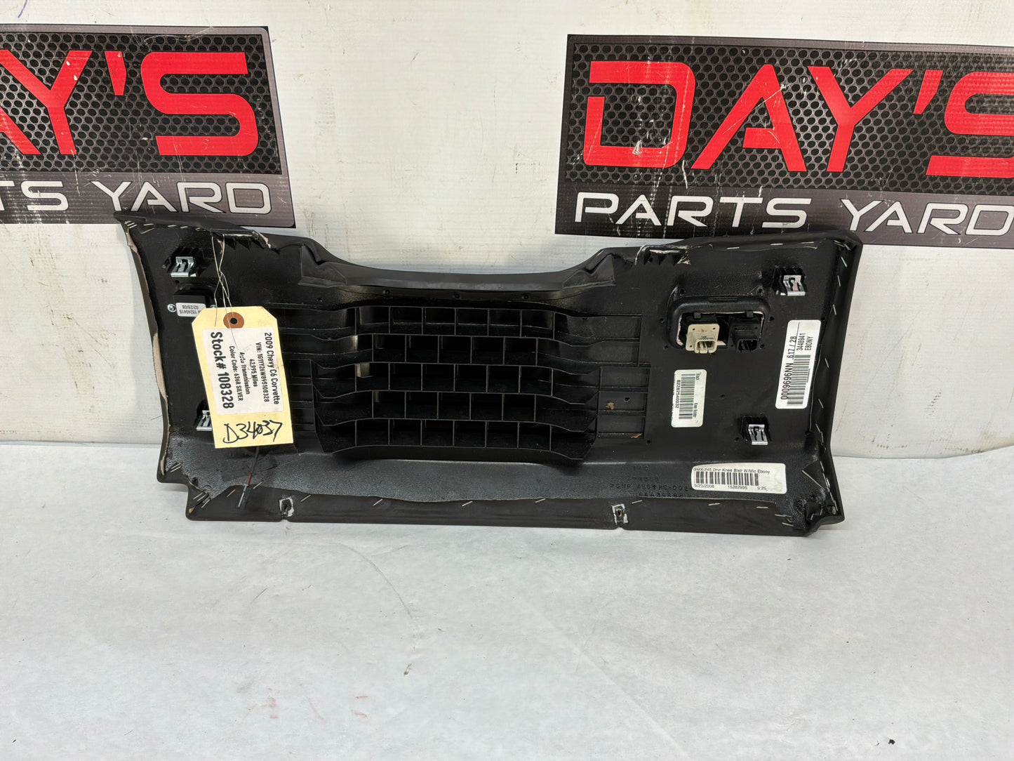 Knee bolster - Day's Parts Yard