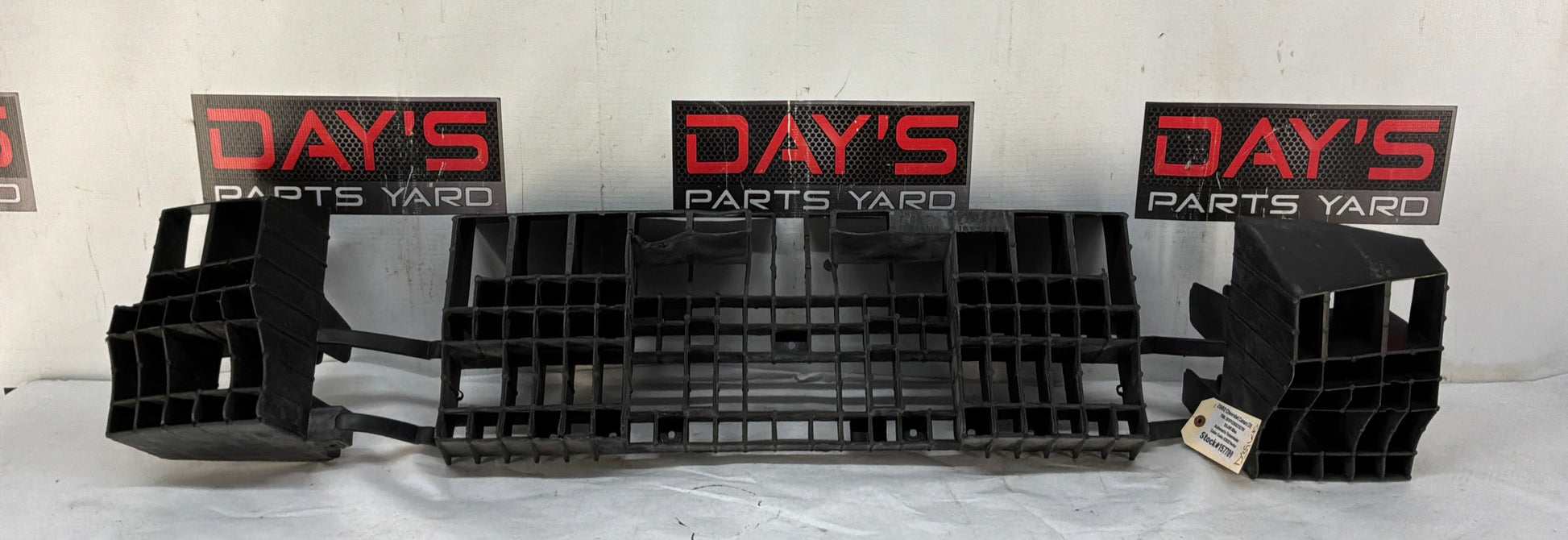 Rear bumper impact bar - Day's Parts Yard