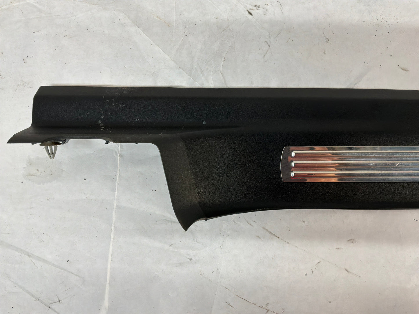 2008 Pontiac G8 GT RH Passenger Rear Door Trim Sill Scuff Kick Panel OEM