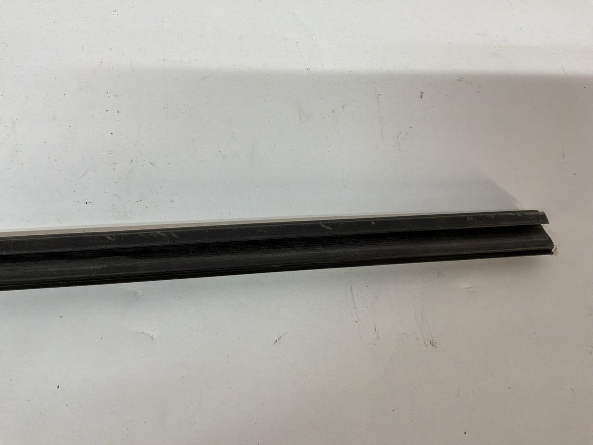 2004 Pontiac GTO RH & LH Rear Window Trim Molding OEM