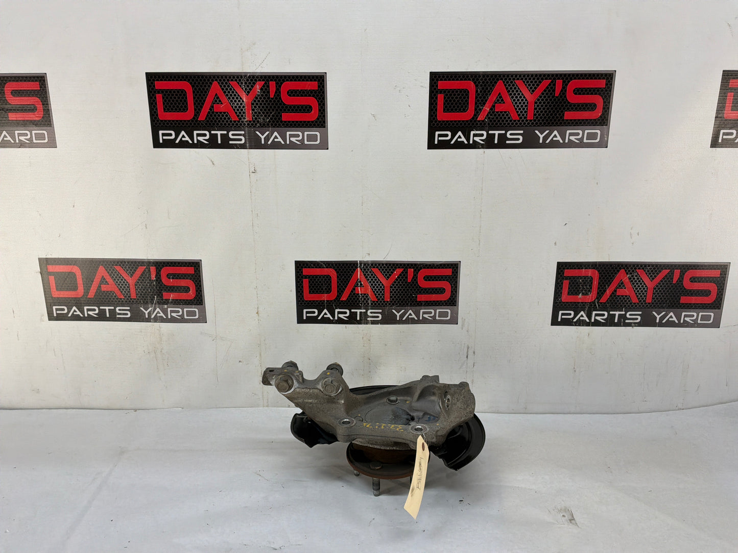 2013 Chevy Camaro SS LH Driver Front Suspension Spindle Knuckle Hub Assembly OEM