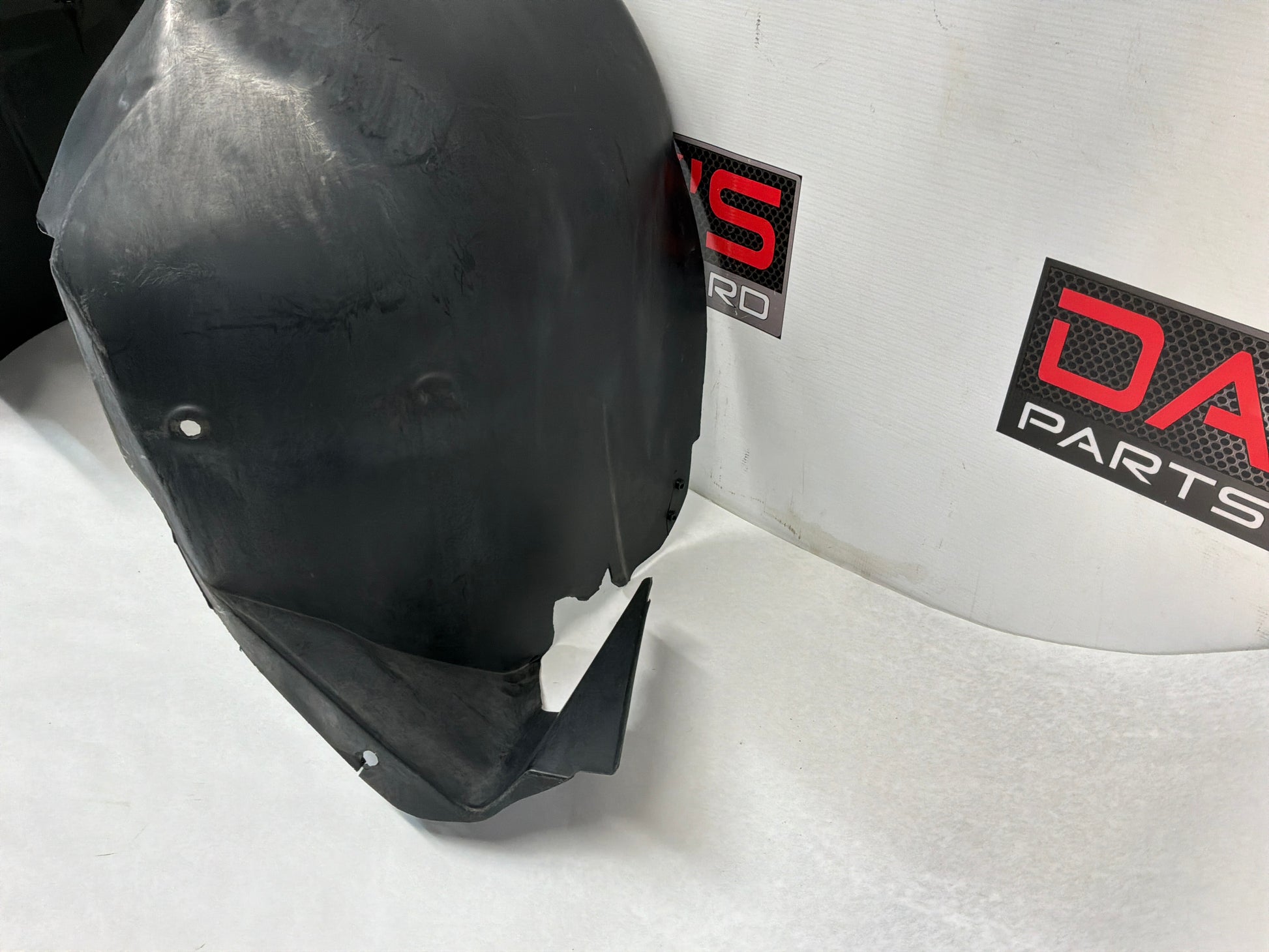 Front rh wheel liner - Day's Parts Yard