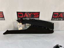 Center console trim - Day's Parts Yard