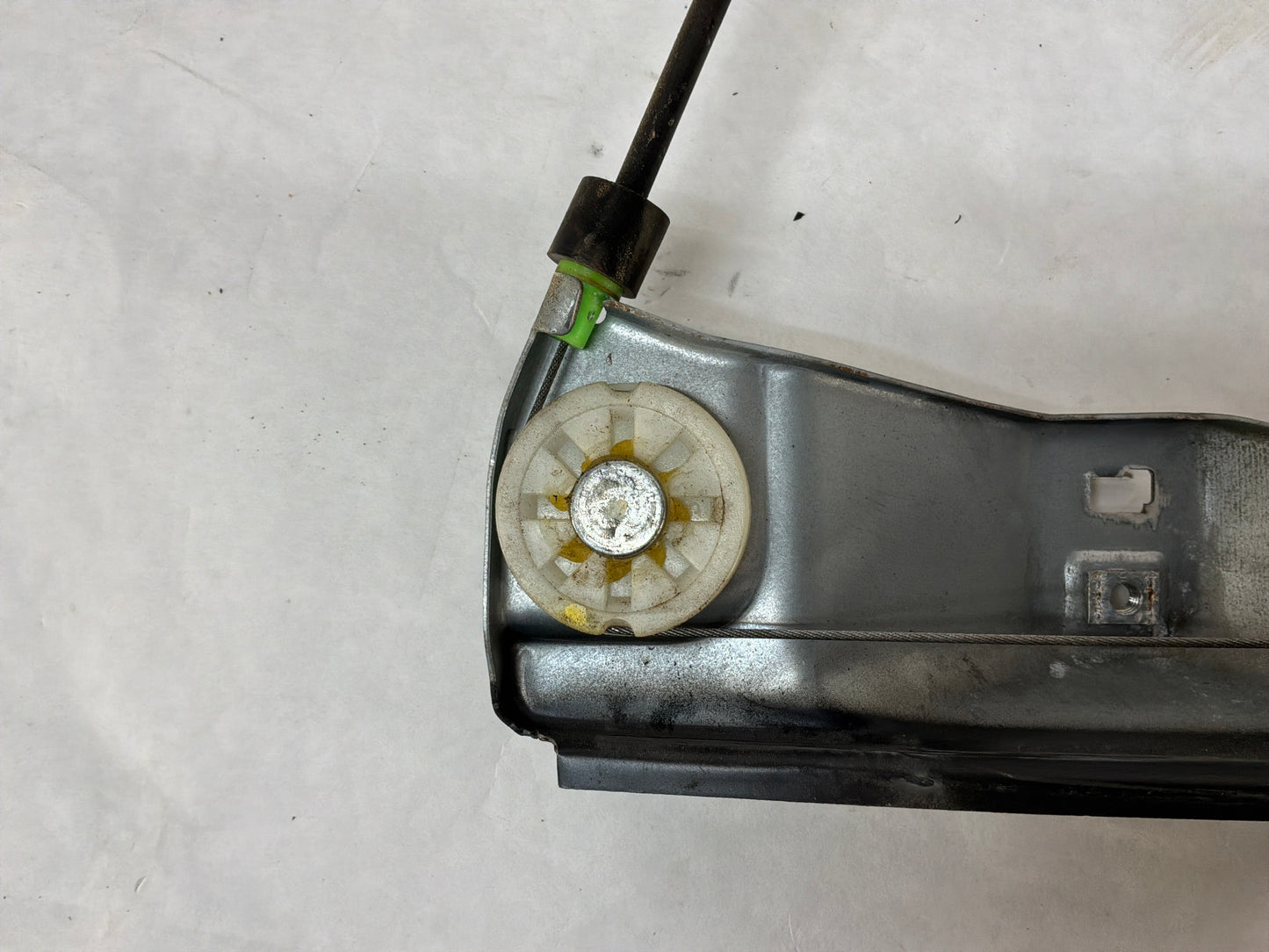 2008 Pontiac G8 GT RH Passenger Front Window Motor Regulator OEM