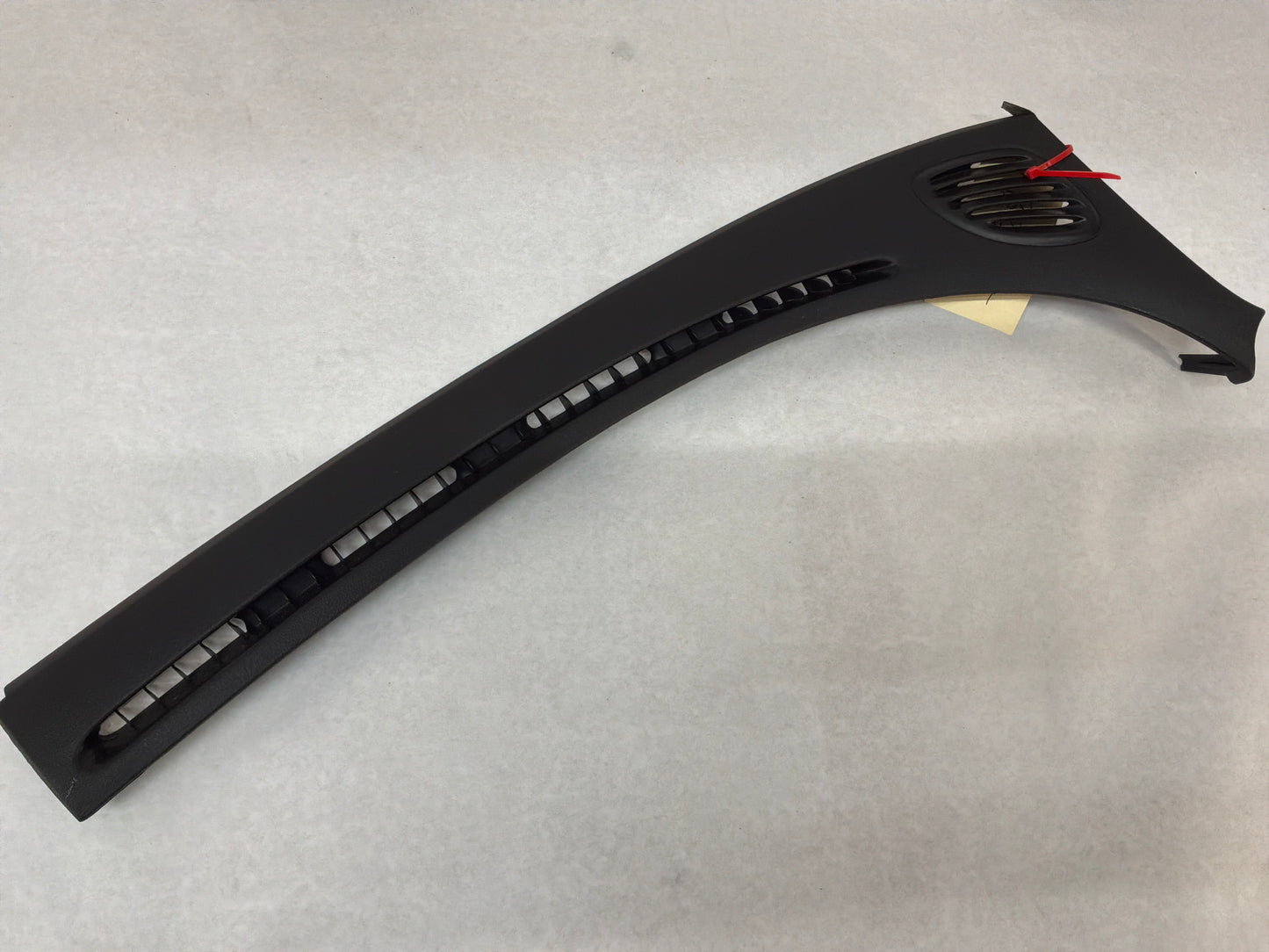 2006 Pontiac GTO RH Passenger Dash Cowl Defrost Panels Vent Trim OEM