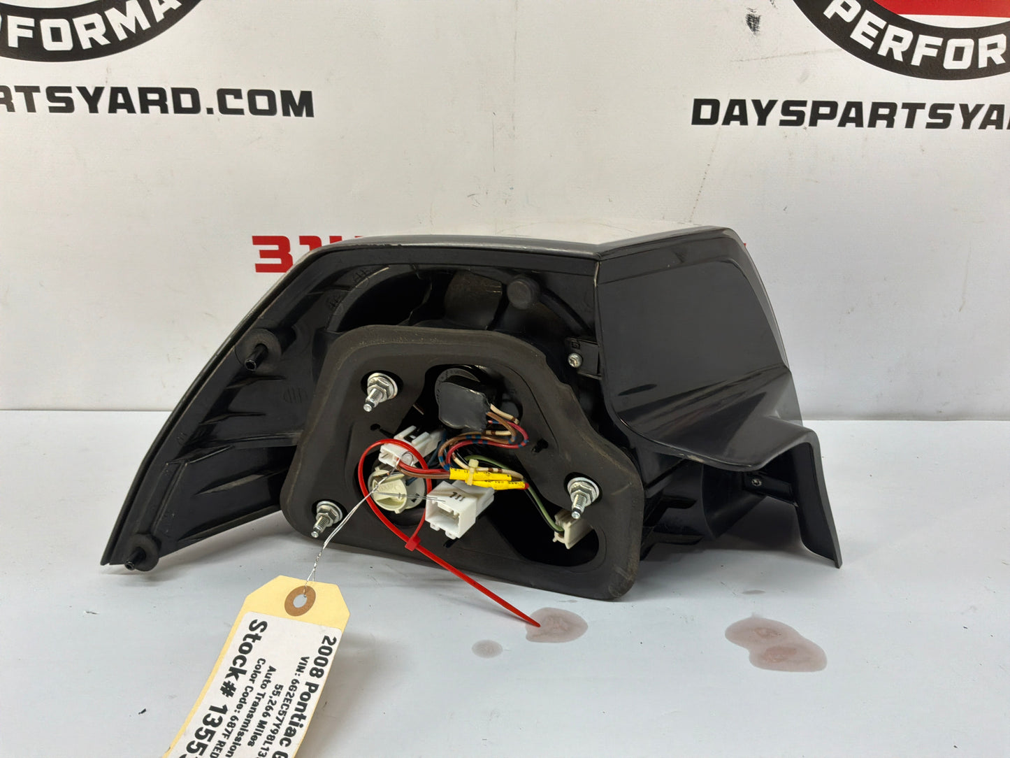 2008 Pontiac G8 GT RH Passenger Tail Light Taillight Lamp OEM
