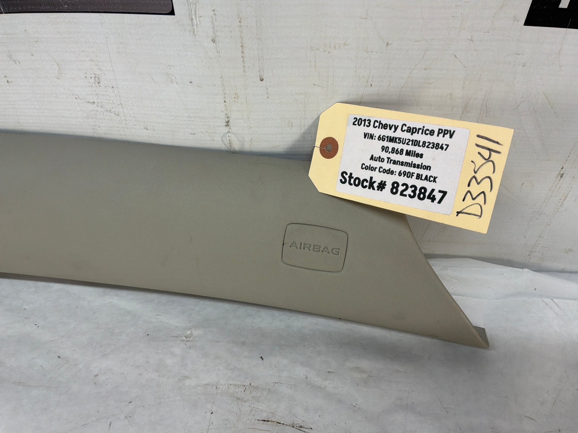 A pillar trim - Day's Parts Yard