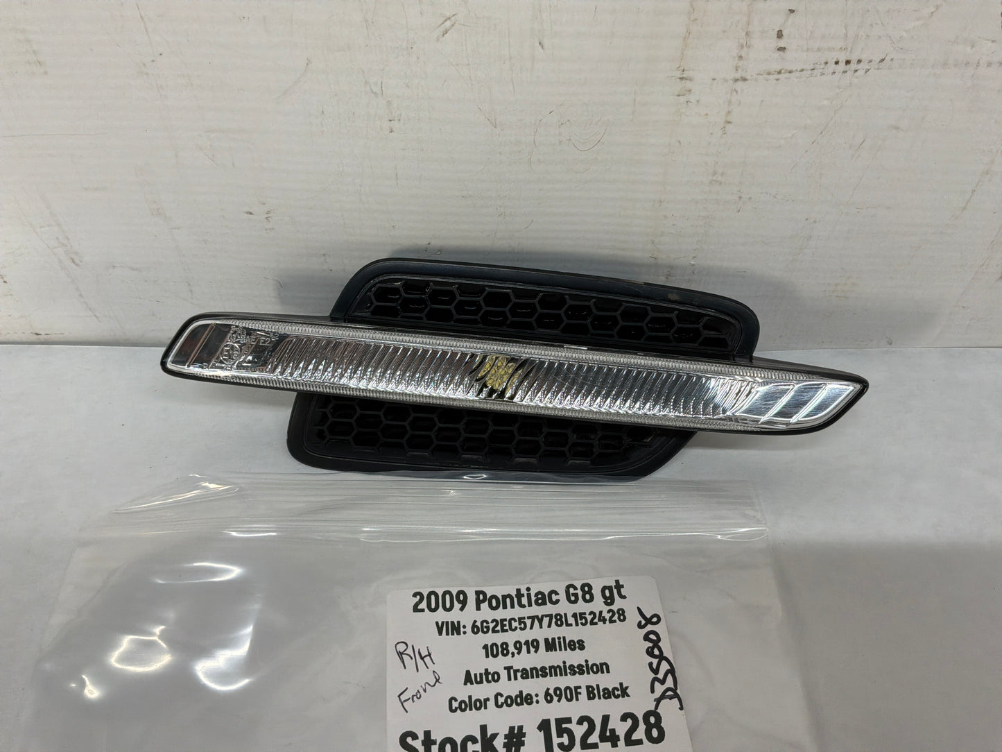 Rh front marker light - Day's Parts Yard
