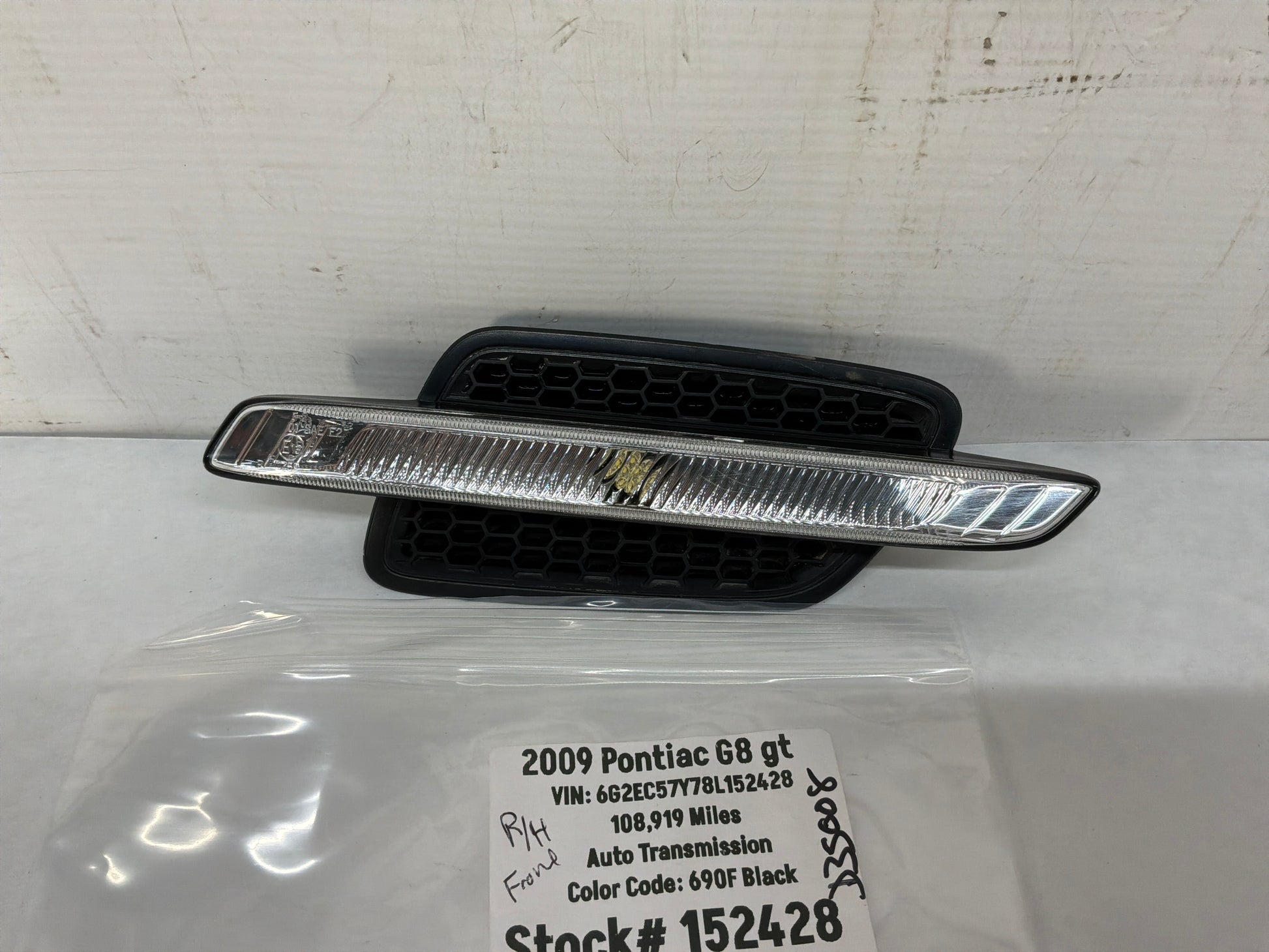 Rh front marker light - Day's Parts Yard