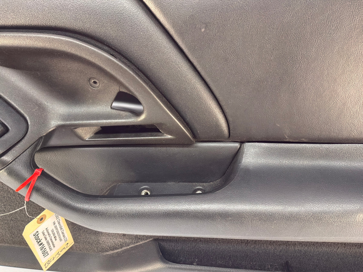 2002 Chevy Camaro Z28 RH Passenger Front Interior Door Panel Ebony OEM