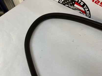 2014 Chevy SS Sedan RH Passenger Front Door Weather Strip Rubber Seal OEM