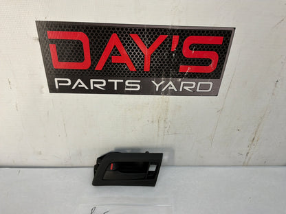 Rh rear door handle - Day's Parts Yard