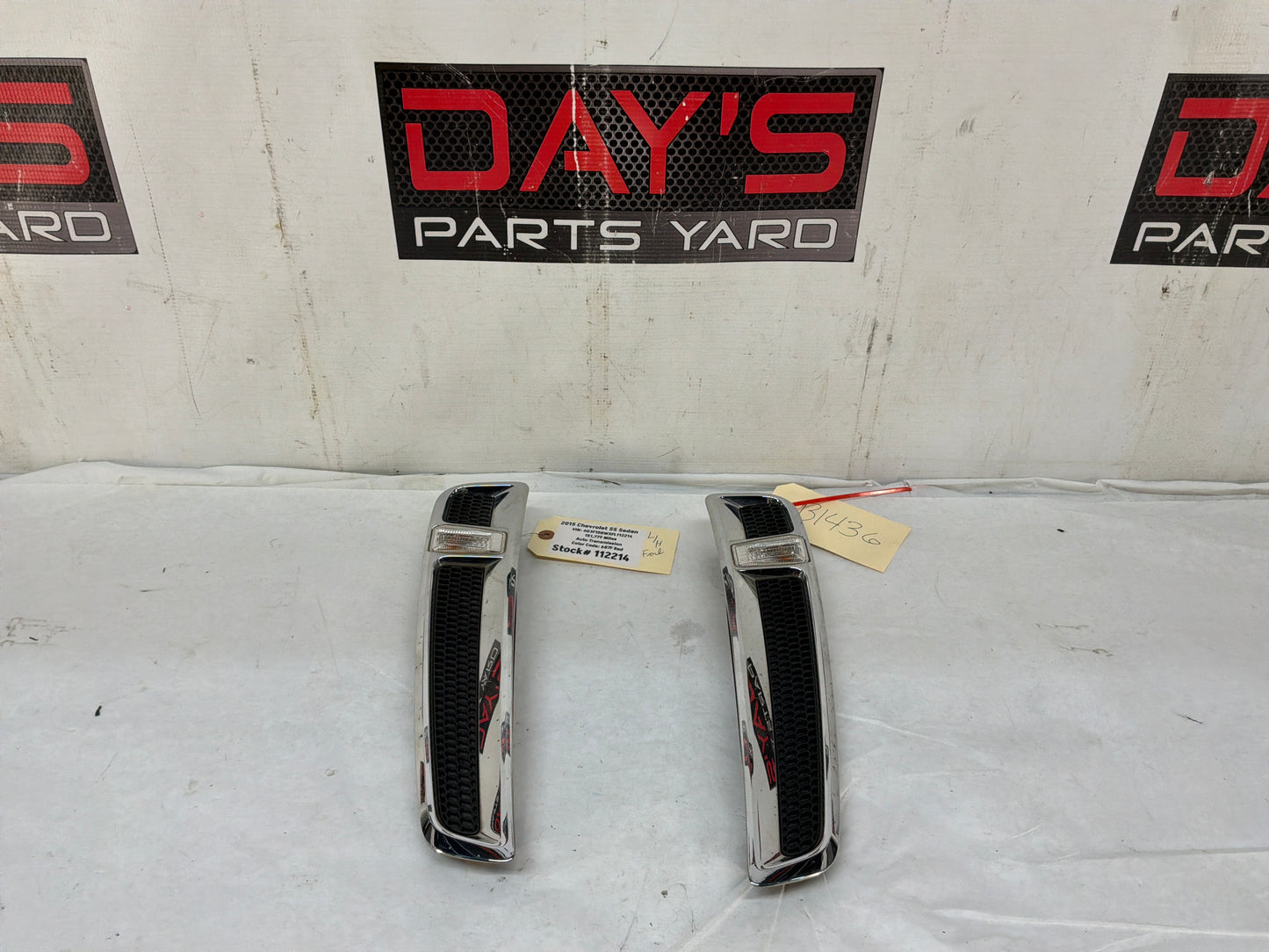 2015 Chevy SS Sedan RH & LH Fender Side Marker Lights Lamps OEM