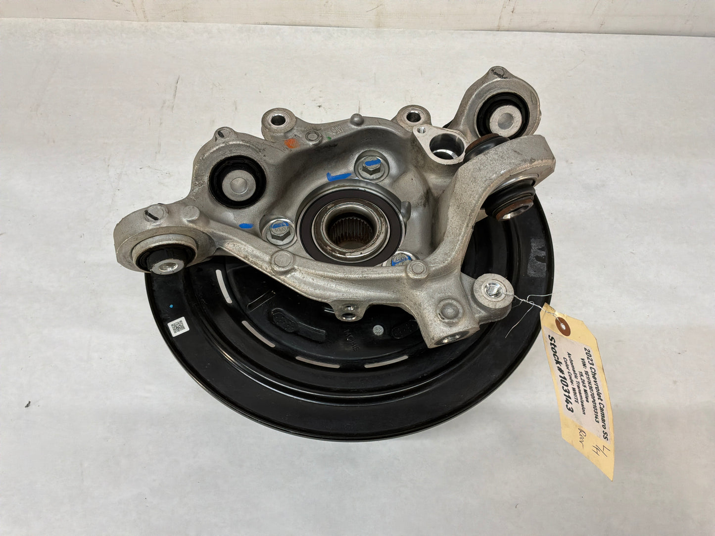 2023 Chevy Camaro SS LH Driver Rear Suspension Spindle Knuckle Hub OEM