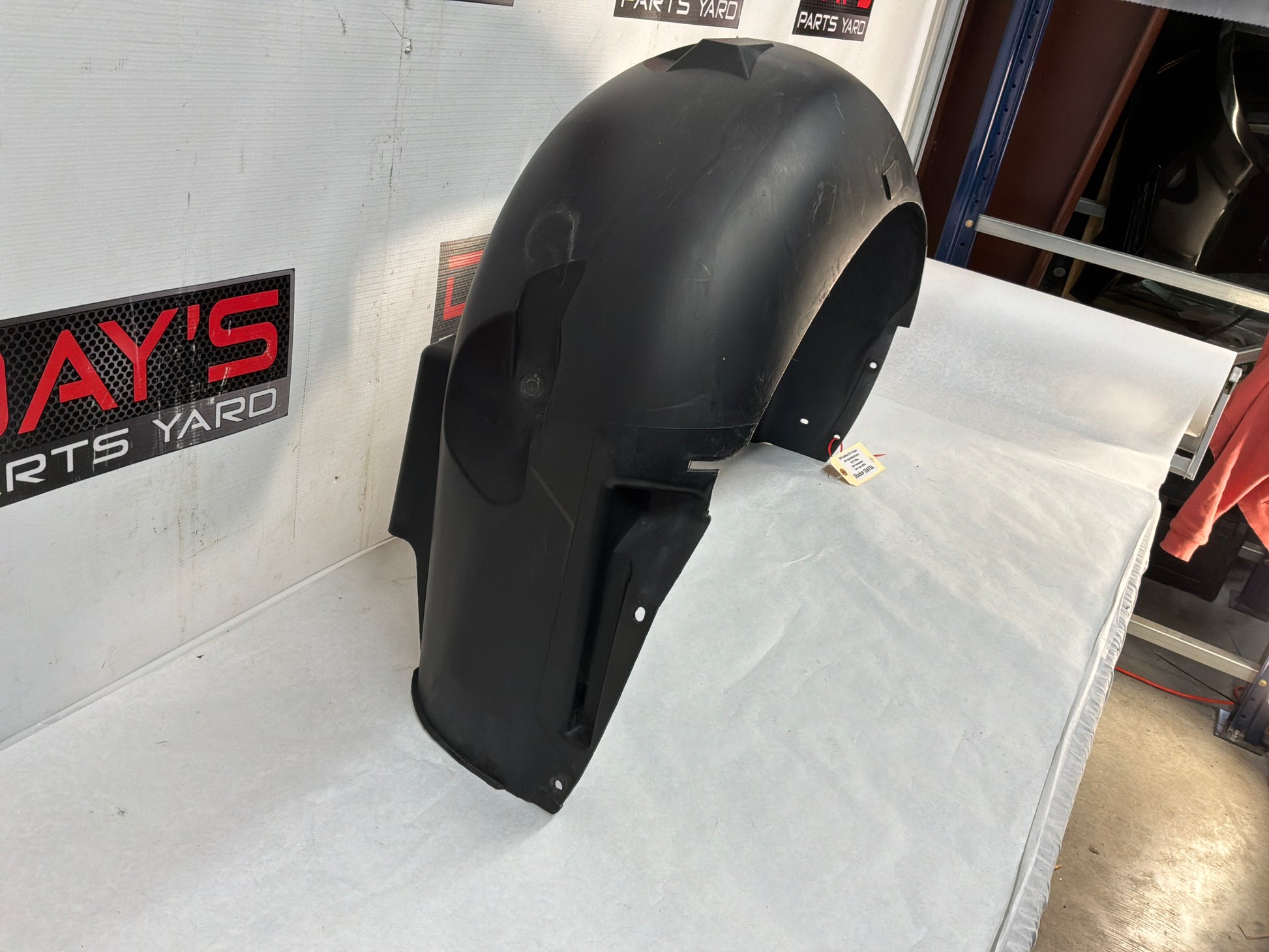 Rh wheel liner - Day's Parts Yard
