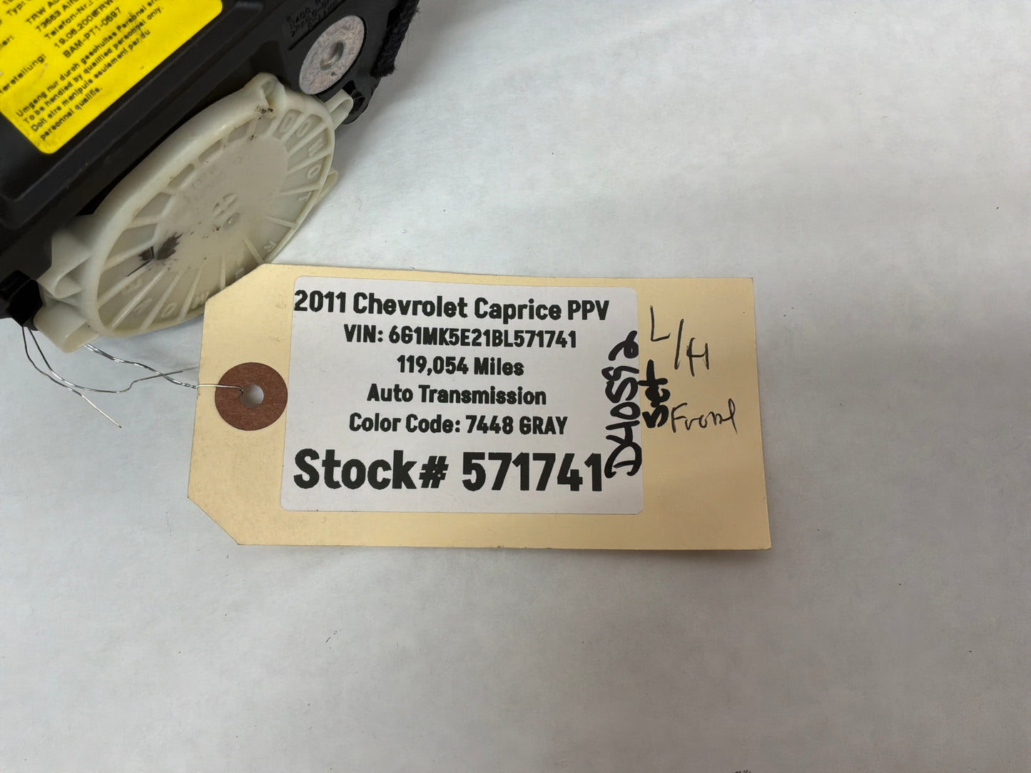 2011 Chevy Caprice PPV RH & LH Front Seat Belts Retractors OEM