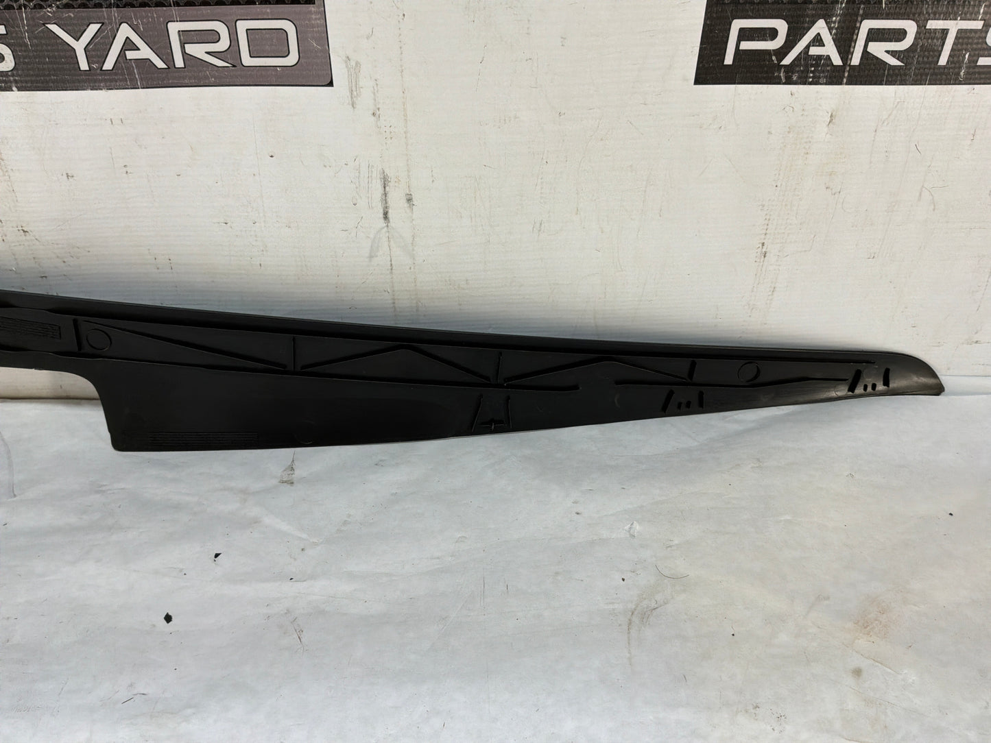 2008 Pontiac G8 GT RH Passenger Center Console Side Trim Panels OEM