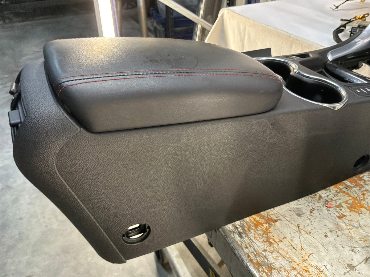 2014 Chevy SS Sedan Complete Dash w/ Center Console & Shifter OEM