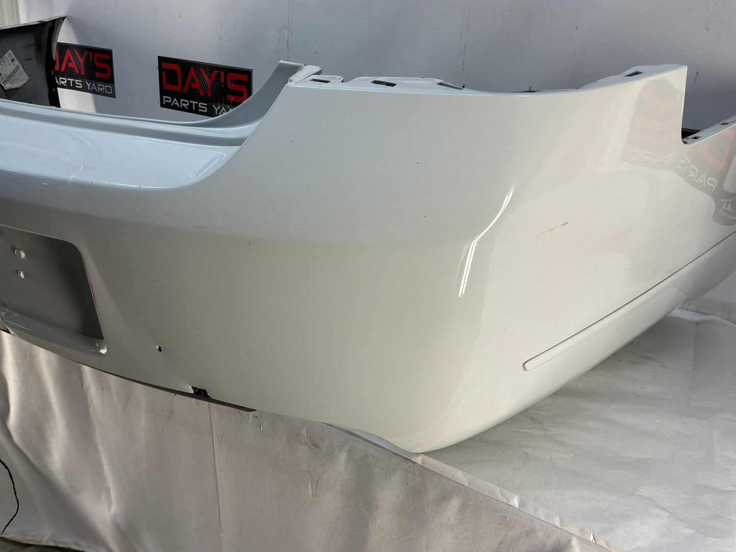 Rear bumper - Day's Parts Yard