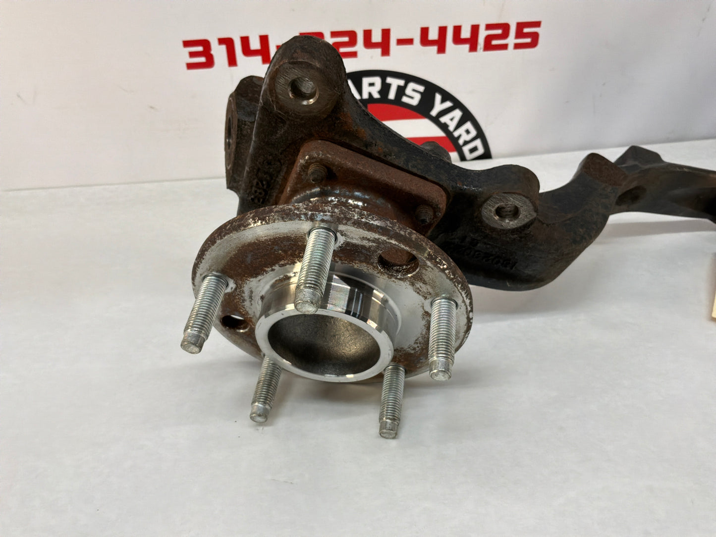 2002 Pontiac Trans Am WS6 RH Passenger Front Suspension Spindle Knuckle Hub OEM