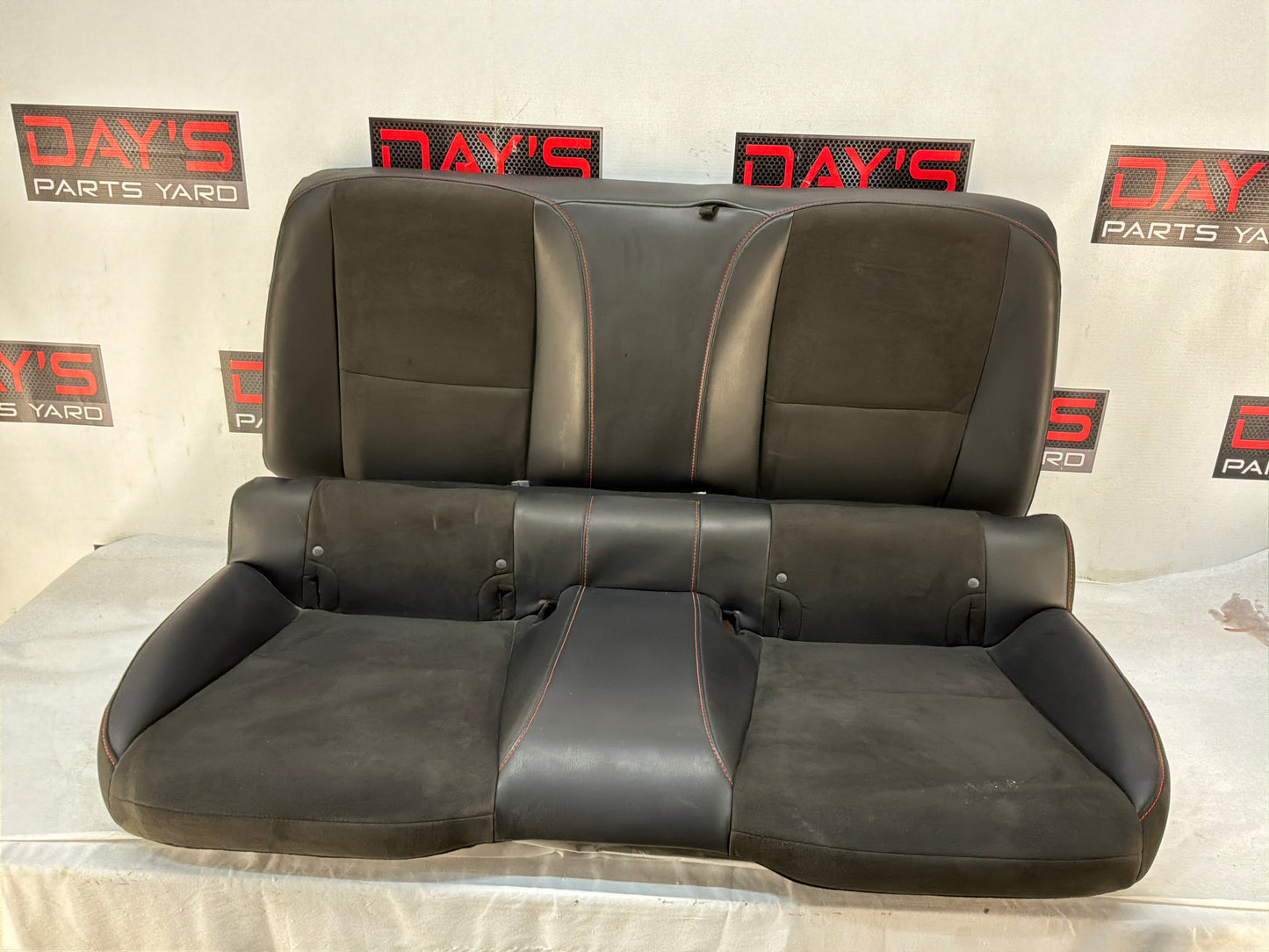 Rear seats - Day's Parts Yard