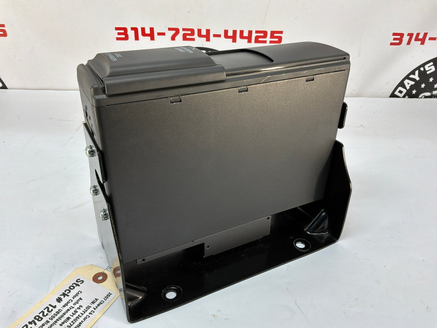 2007 Chevy C6 Corvette Convertible 6 Disc CD Changer OEM