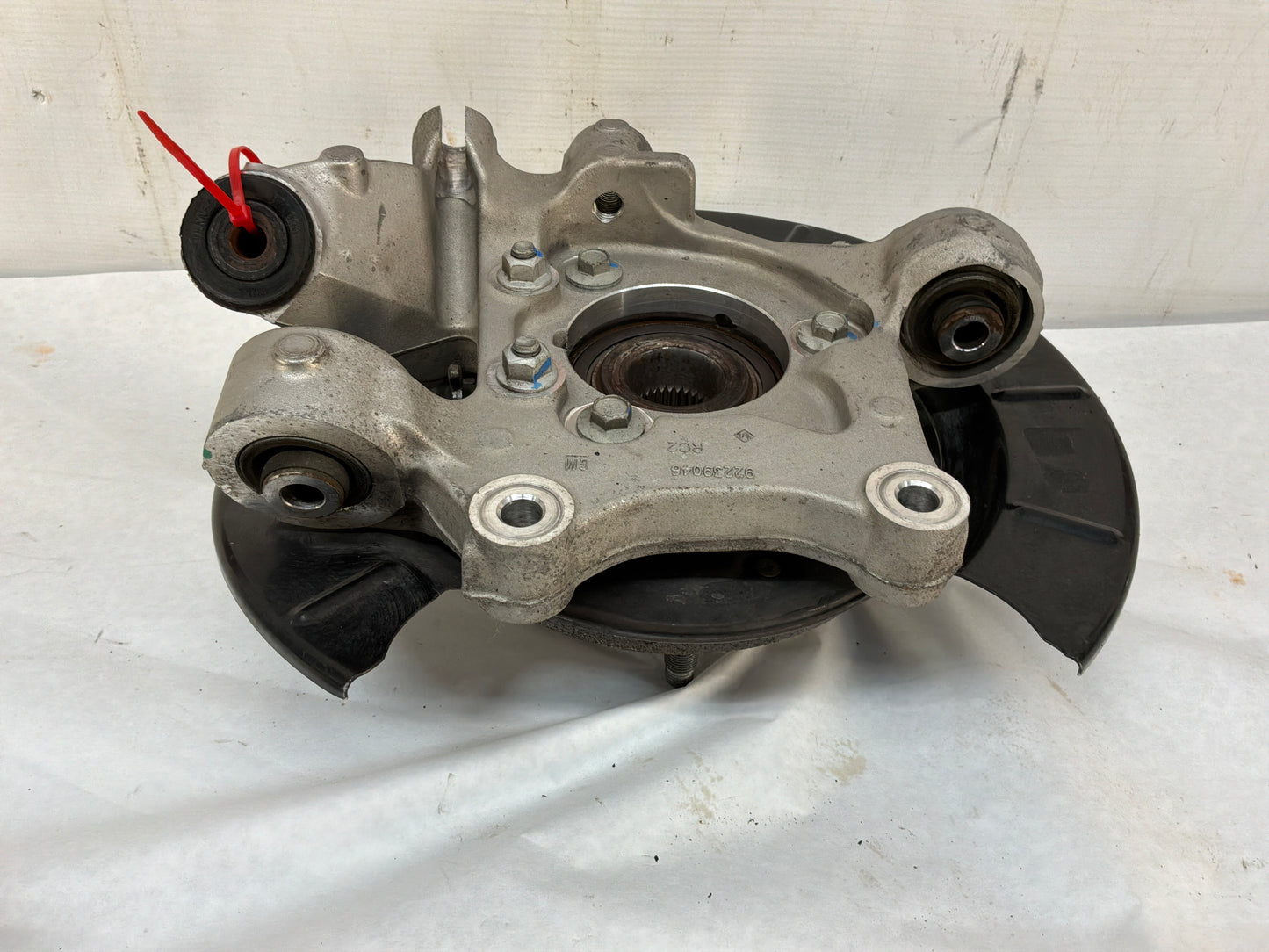 2014 Chevy Camaro RH Passenger Rear Spindle Knuckle Hub Wheel Bearing OEM