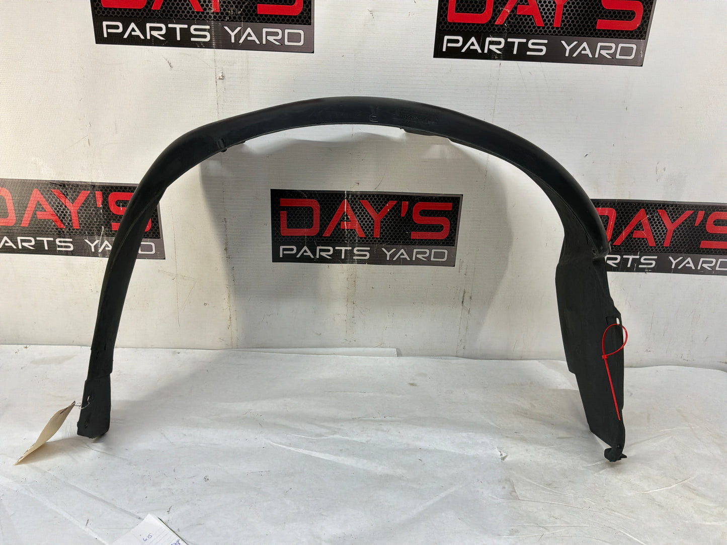 2004 Pontiac GTO RH Passenger Front Fender Wheel House Well Liner OEM