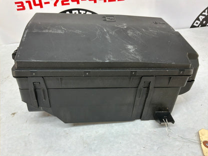 2013 Chevy Camaro 1LE Engine Bay Accessory Wiring Junction Fuse Relay Box Block OEM