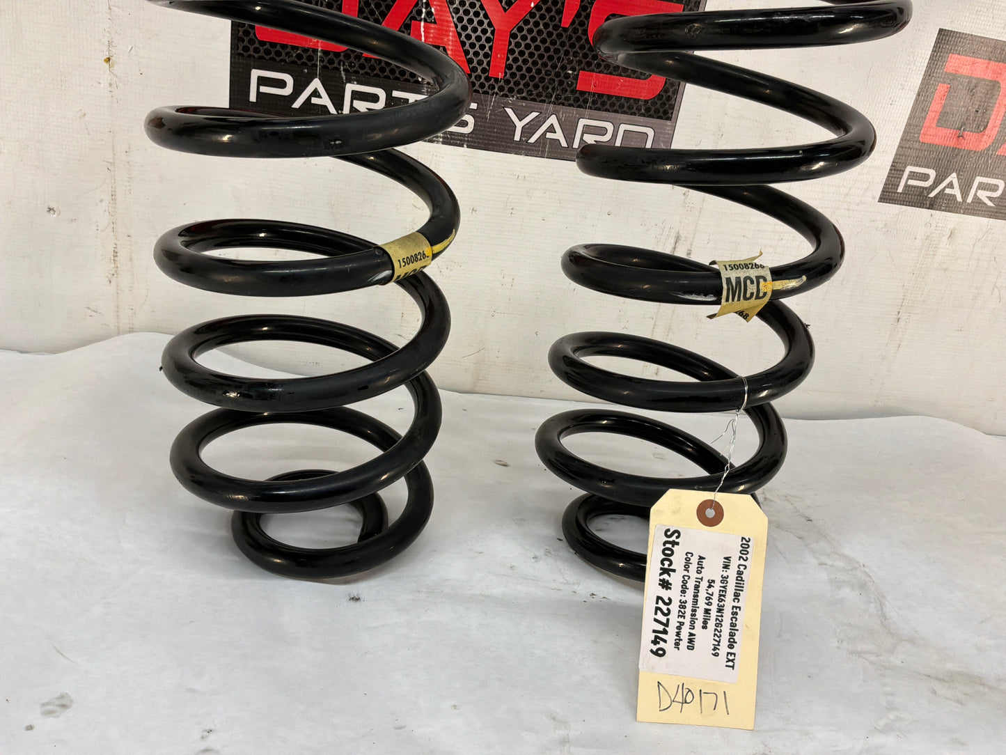 2002 Cadillac Escalade EXT Rear Suspension Coil Springs Set OEM