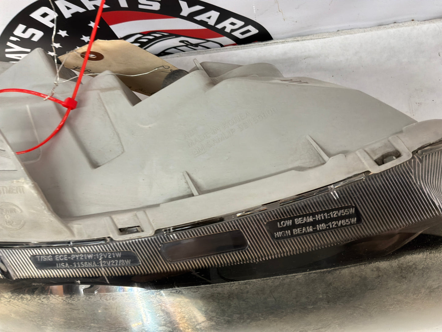 2005 Pontiac GTO RH Passenger Headlight Head Light Lamp OEM